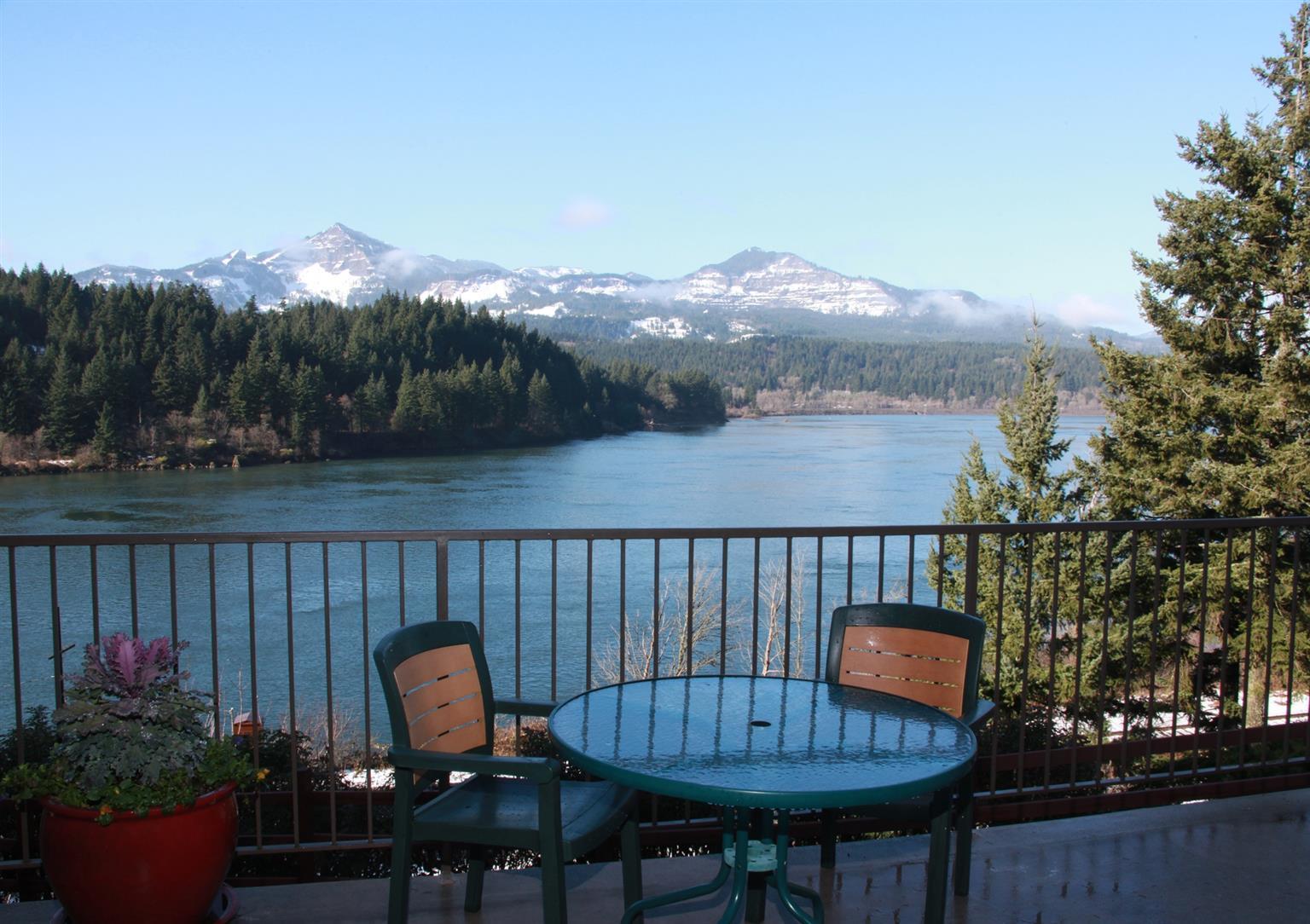 Best Western Plus Columbia River Inn Cascade Locks Exterior photo